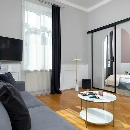 Cozy For 6 People Near Opera By Renters 公寓
