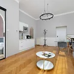 Cozy For 6 People Near Opera By Renters * Kraków