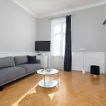 Cozy For 6 People Near Opera By Renters *