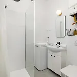 Cozy For 6 People Near Opera By Renters Lägenhet *
