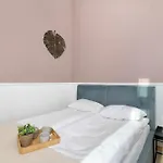 Cozy For 6 People Near Opera By Renters